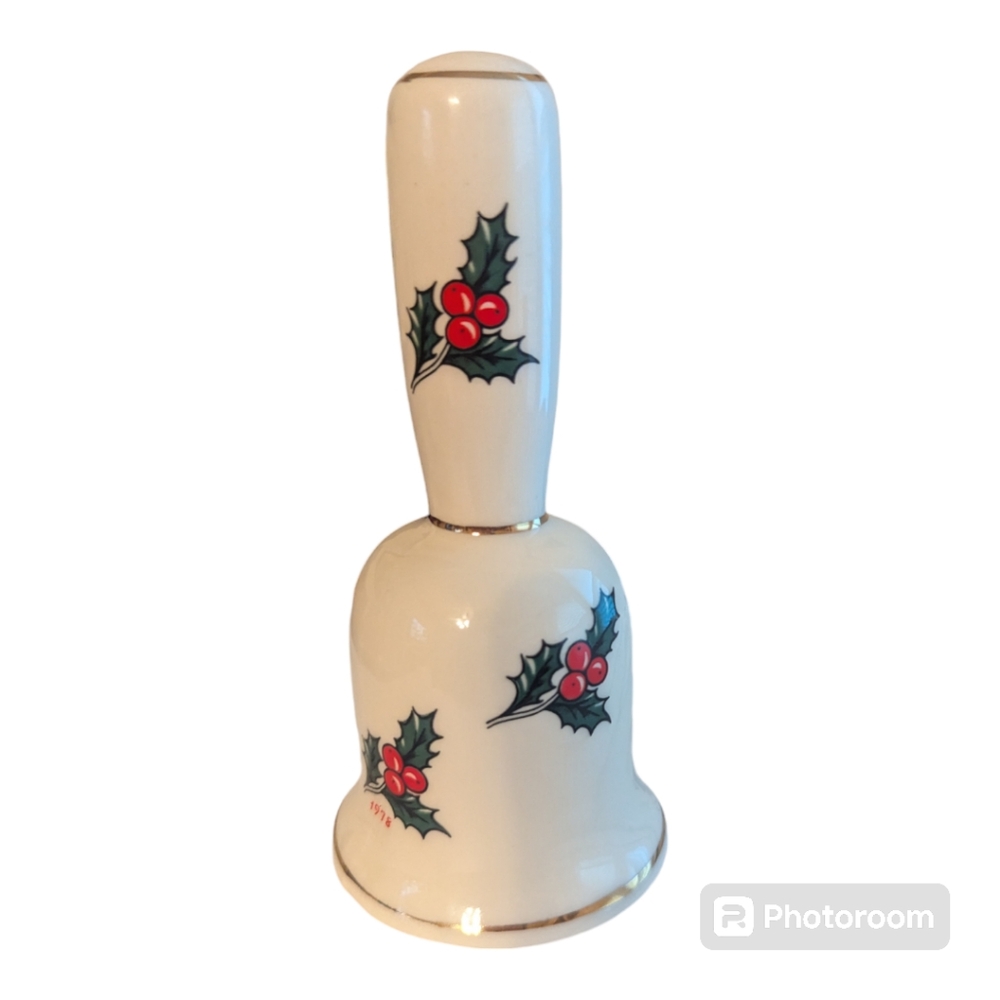 VTG Annual 1978 Ceramic Christmas Bells Holly Berries W Ceramic Clapper 5.5"